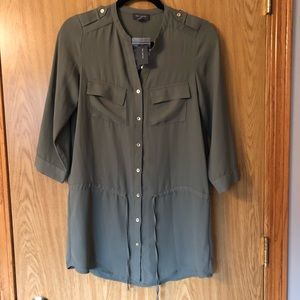 The Limited Quarter Sleeve Button Down